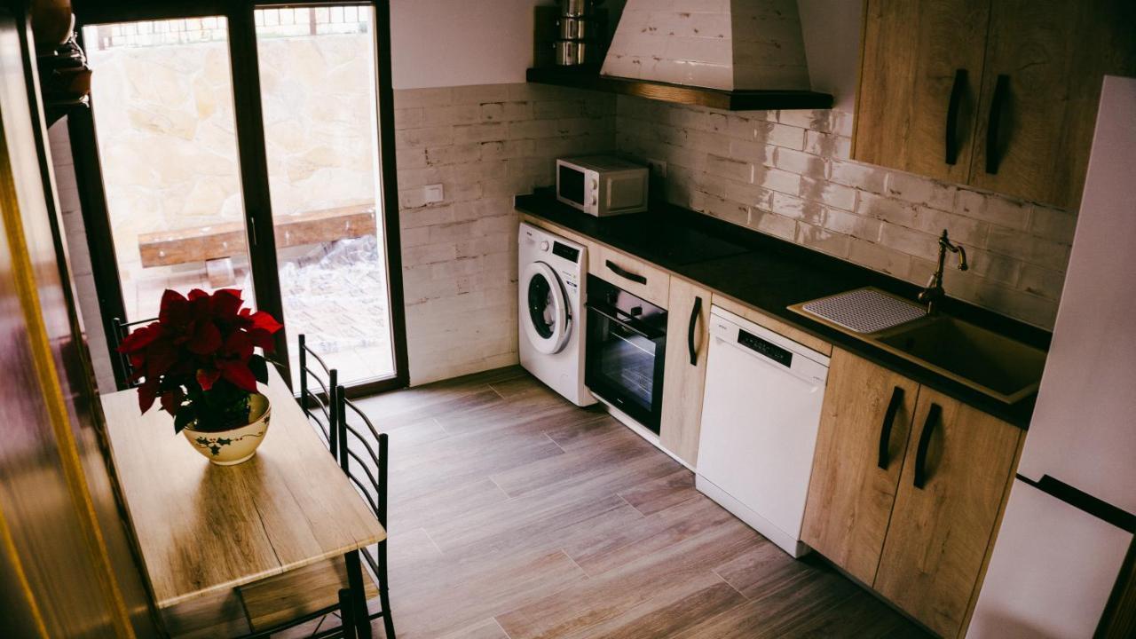 El Aprisco, Con Piscina Climatizada En Hueva-Guadalajara 빌라 외부 사진